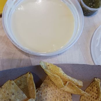 Big Wig Tacos  - Chips n Queso - Mexican Near Me - Evanston, Illinois