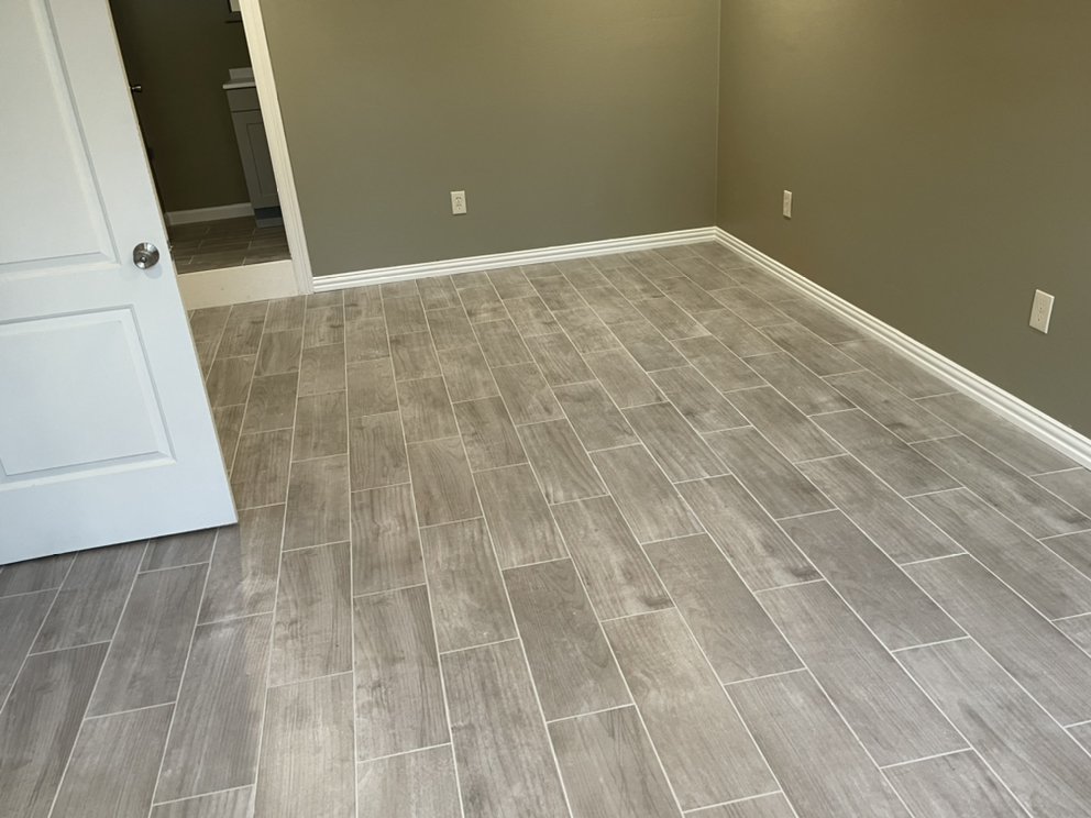 Slide of The Texan Construction & Services