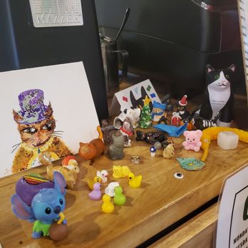 Gem City Catfé - Cute decor at the counter - Coffee & Tea Near Me - Dayton, Ohio