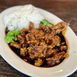 Lei's Asian Bistro - General Tso's Chicken @ColumbusFoodDude