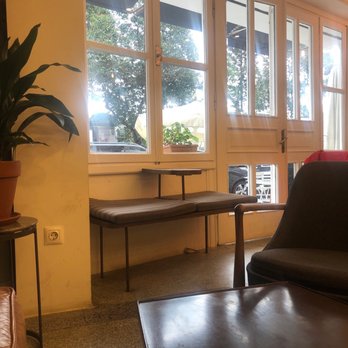 Grandpa Coffee Eatery - Kapının yanındaki minik oturma alanı - Coffee & Tea Near Me - İstanbul, 34 Grandpa Coffee Eatery - Kapının yanındaki minik oturma alanı - Coffee & Tea Near Me - İstanbul, 34