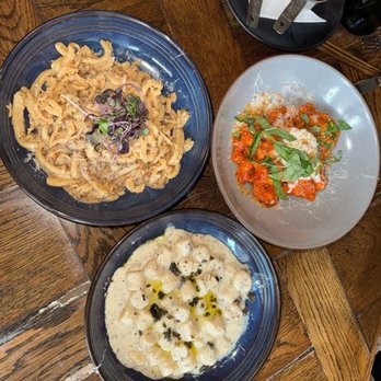 Siena Tavern - Strozzapreti top left Rigatoni alla Vodka top right Gnocchi bottom - Italian Near Me - Chicago, Illinois Siena Tavern - Strozzapreti top left Rigatoni alla Vodka top right Gnocchi bottom - Italian Near Me - Chicago, Illinois