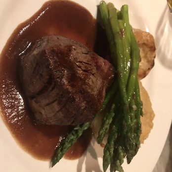 Harry Browne's - Petit filet Harry Browne's - New American Near Me - Annapolis, Maryland