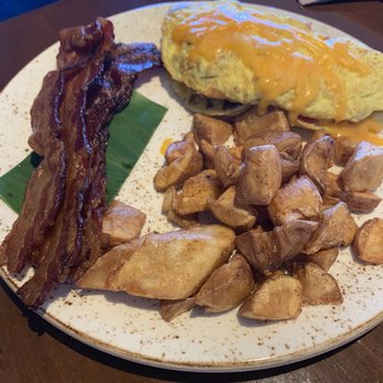 Kai Market - The works omelet with the best bacon ever lol - Breakfast & Brunch Near Me - Honolulu, Hawaii