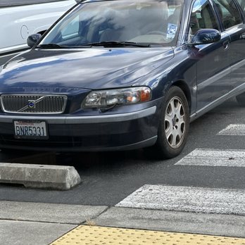 The Guys For The Job - 2002 Volvo V70 2.4t - Handyman Near Me The Guys For The Job - 2002 Volvo V70 2.4t - Handyman Near Me
