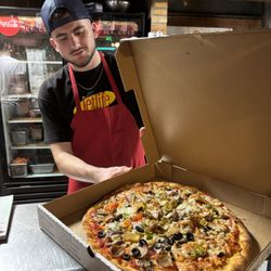 Tonys pizza Italian restaurant - Pizza speaks for itself - delicioso!!