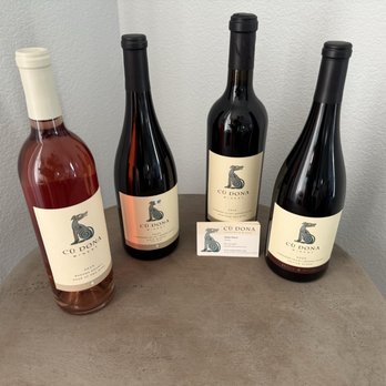 Cu Dona Winery - Wine Tasting Room Near Me - Cloverdale, California