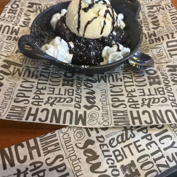 Remingtons Restaurant - Fudge Brownie Skillet & apple caramel crumb cake - New American Near Me - Beltsville, Maryland