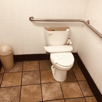 Hardee's - Broken handicapped toilet - Fast Food Near Me - Aiken, South Carolina