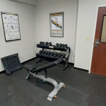 Comfort Inn - Weights - Hotels Near Me - Oklahoma City, Oklahoma