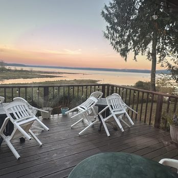 Geoduck Restauraunt & Lounge - "The view"!!!! - American Near Me - Brinnon, Washington