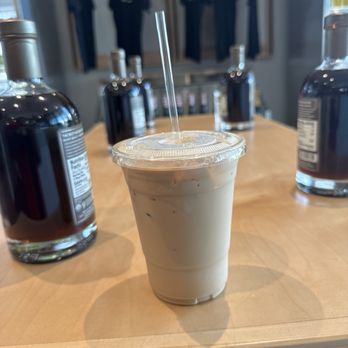 Hi Bakery - Iced vanilla latte, whole milk - Bakeries Near Me - Los Angeles, California