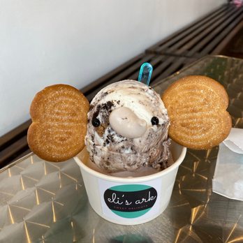 Eli's Ark - Cookies and cream elephant (2 scoops in a bowl) - Gelato Near Me - Chicago, Illinois
