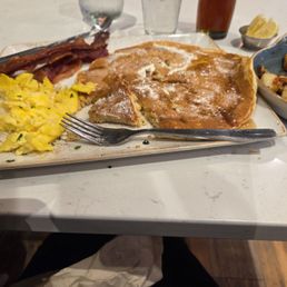 Cold breakfast didn't even melt the butter. Bacon cold.. Cold breakfast didn't even melt the butter. Bacon cold..