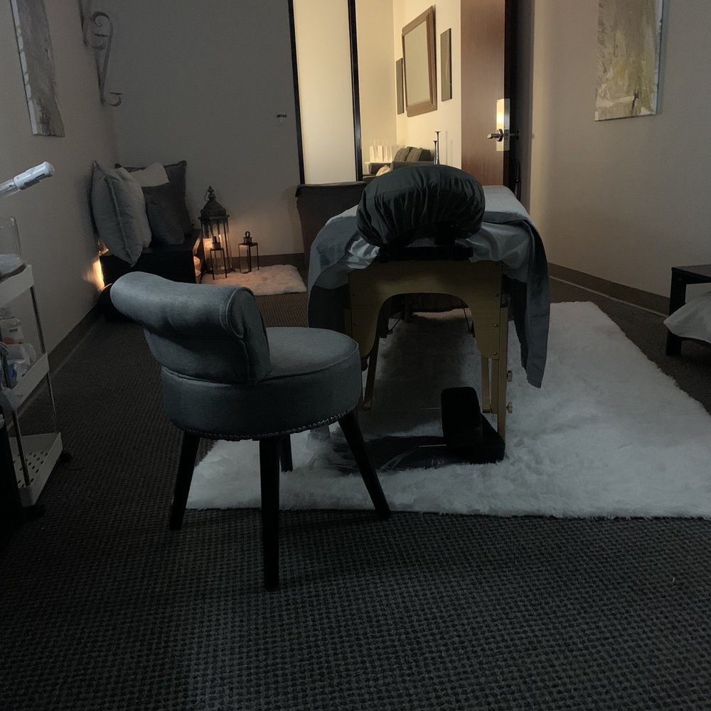 Head 2 Toe Bodyworx - Massage Table and Therapy Area - Massage Near Me - Houston, Texas Head 2 Toe Bodyworx - Massage Table and Therapy Area - Massage Near Me - Houston, Texas