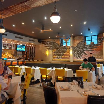 Serafina - West 105th - Inside - Italian Near Me - New York, New York Serafina - West 105th - Inside - Italian Near Me - New York, New York