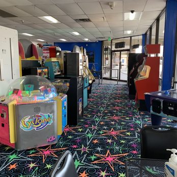 Sandy Nickelcade Arcade - Arcades Near Me - Sandy, Utah