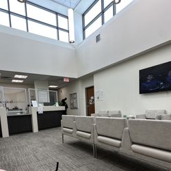 American Surgical Arts - Empty "waiting room" apparently only used for drop off and pick up