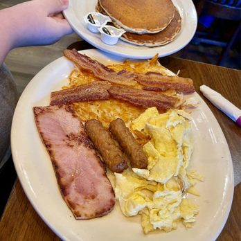 Fry's - Fry's Breakfast Combo - 2 Eggs, 2 Bacon, 2 Sausage, Sliced Ham, Hashbrowns, and 2 Pancakes! - American Near Me - Belton, Texas