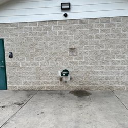 Waterleaf Park - Old dirty bathrooms