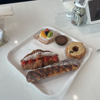 Paris Baguette - Bakeries Near Me - Nashville, Tennessee