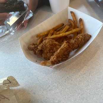 Blake's Lotaburger - Chicken tender boat - Breakfast & Brunch Near Me - Clovis, New Mexico