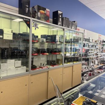 Hunt's Photo & Video - Photography Stores & Services Near Me - Hanover, Massachusetts Hunt's Photo & Video - Photography Stores & Services Near Me - Hanover, Massachusetts