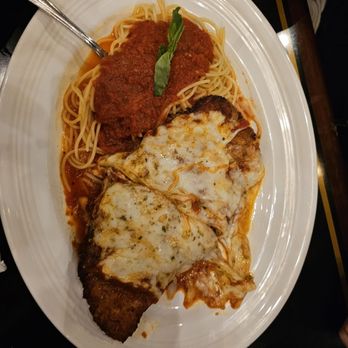 La Bella Luna - CHICKEN PARMIGIANA - Pizza Near Me - Orlando, Florida La Bella Luna - CHICKEN PARMIGIANA - Pizza Near Me - Orlando, Florida