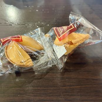 Yummy Bowl - Fortune cookies - Sushi Bars Near Me - Indianapolis, Indiana