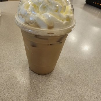 Creme de la Creme Cafe - Vanilla latte iced coffee - Coffee & Tea Near Me - Riverside, California