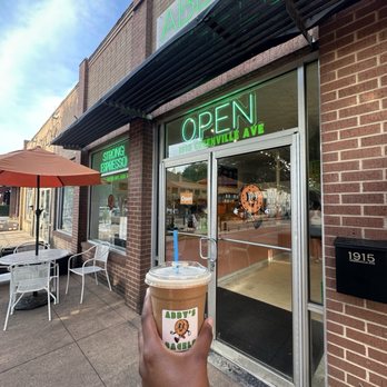Abby's Bagels & Coffee - Oatmilk Caramel Macchiato - Bagels Near Me - Dallas, Texas Abby's Bagels & Coffee - Oatmilk Caramel Macchiato - Bagels Near Me - Dallas, Texas