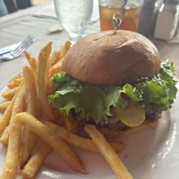 Meridians Restaurant - Cheeseburger with crispy fries b - New American Near Me - Lincoln, California Meridians Restaurant - Cheeseburger with crispy fries b - New American Near Me - Lincoln, California