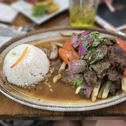 Dr Limon Ceviche Bar - Lomo saltado