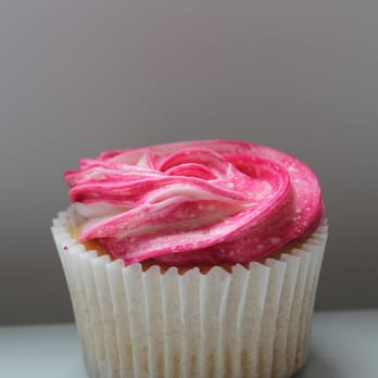 Cupcakes Please - Possibly a Vanilla Cupcake - Street Vendors Near Me
