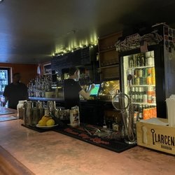 Ormsby's - Bar area