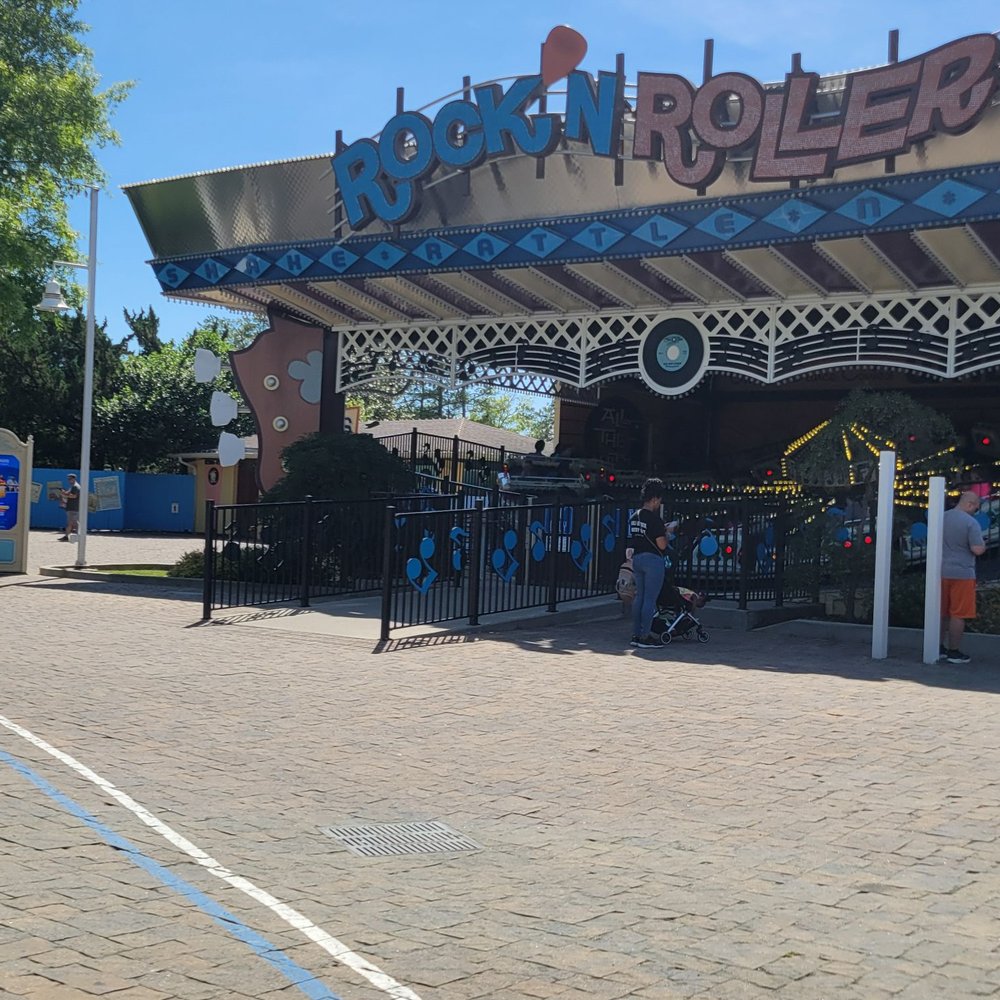 Carowinds - Amusement Parks Near Me - Charlotte, North Carolina