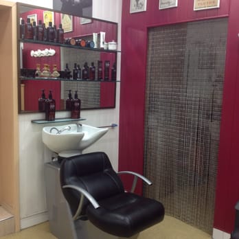 La Barbería - Barbers Near Me - Barcelona, B