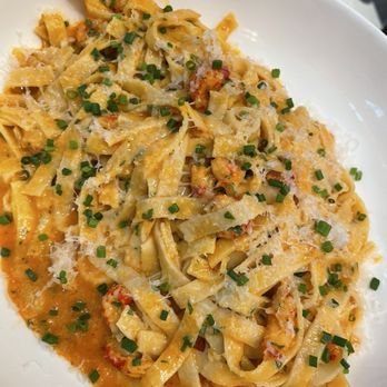 Little Daisy - Cajun crawfish fettuccine - Bars Near Me - Dallas, Texas Little Daisy - Cajun crawfish fettuccine - Bars Near Me - Dallas, Texas