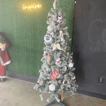 Raider Nutrition - The Christmas tree, business decor, atmosphere - Coffee & Tea Near Me - Wylie, Texas Raider Nutrition - The Christmas tree, business decor, atmosphere - Coffee & Tea Near Me - Wylie, Texas