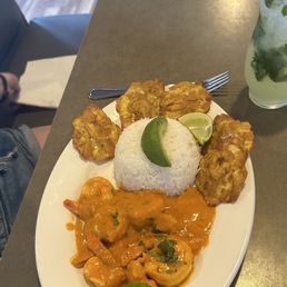 Encocado de camaron - shrimp in a coconut sauce Encocado de camaron - shrimp in a coconut sauce