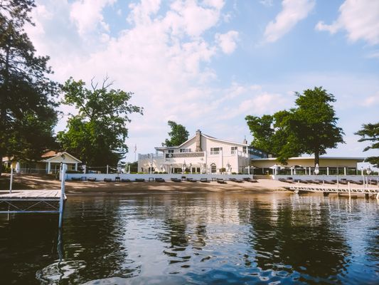 Madden's On Gull Lake by null