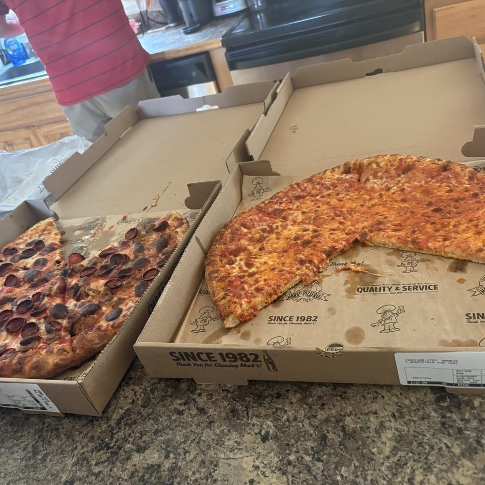 Mark's Pizzeria - Pizza Near Me - Fairport, New York