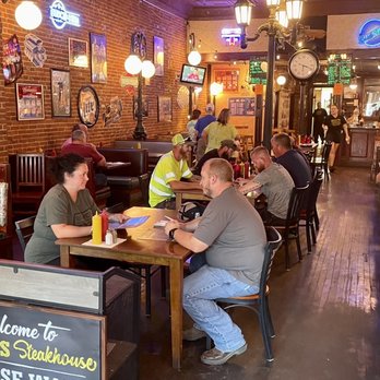 Milo's Steakhouse - Dining room - Burgers Near Me - Paola, Kansas Milo's Steakhouse - Dining room - Burgers Near Me - Paola, Kansas