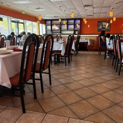 Shahi Darbar Indian Cuisine - Dining room. Nicely decorated and feels clean and open