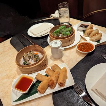 Red 8 - Vegetarian egg rolls, jade dumplings, Cantonese vegan dumplings - Dim Sum Near Me - Las Vegas, Nevada Red 8 - Vegetarian egg rolls, jade dumplings, Cantonese vegan dumplings - Dim Sum Near Me - Las Vegas, Nevada