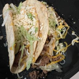 Gringo style crunchy Hamburger tacos please Chips
