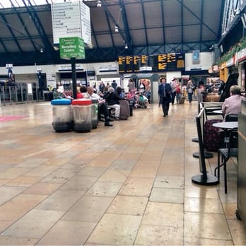 Glasgow Queen Street - Inside on the upper floor... Shops & cool for people watching too :) - Train Stations Near Me - Glasgow, GLG