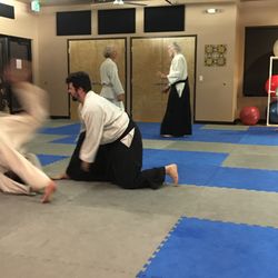 Corvallis Aikikai - Students practicing kaiten nage