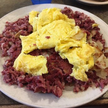 The Virginian Restaurant - Corned Beef Hash - American Near Me - Jackson, Wyoming