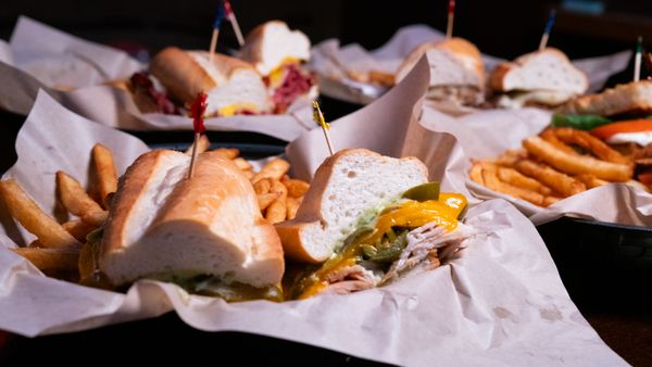 Shannon's On Pine Irish Pub & Sports Bar by null